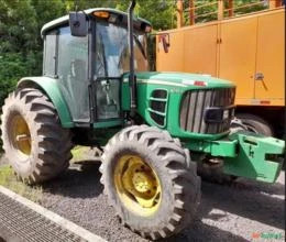 TRATOR AGRÍCOLA, MARCA JOHN DEERE, MODELO 6110J 4X4, ANO 2014