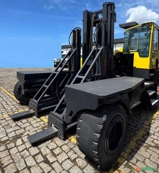 EMPILHADEIRA LATERAL COMBILIFT C16000J ANO 2015, DE ÚNICO DONO, CABINADA, OPERACIONAL Imagem EMPILHADEIRA LATERAL COMBILIFT C16000J ANO 2015, DE ÚNICO DONO, CABINADA, OPERACIONAL