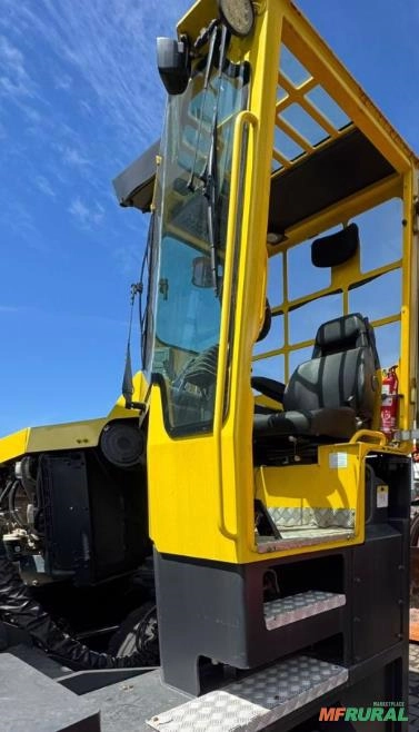 Imagem EMPILHADEIRA LATERAL COMBILIFT C16000J ANO 2015, DE ÚNICO DONO, CABINADA, OPERACIONAL Imagem EMPILHADEIRA LATERAL COMBILIFT C16000J ANO 2015, DE ÚNICO DONO, CABINADA, OPERACIONAL