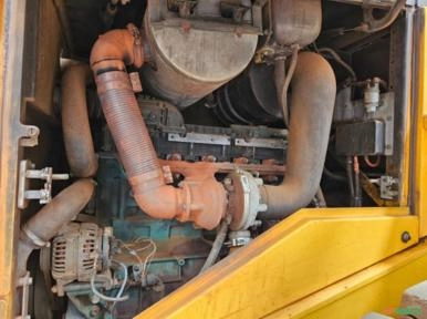 Imagem PÁ CARREGADEIRA VOLVO, MODELO L110F, ANO DE FABRICAÇÃO 2017, NOTA FISCAL DE ORIGEM Imagem PÁ CARREGADEIRA VOLVO, MODELO L110F, ANO DE FABRICAÇÃO 2017, NOTA FISCAL DE ORIGEM