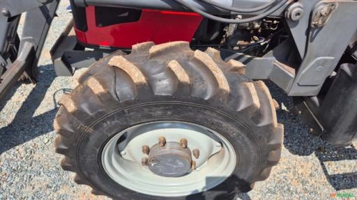Imagem TRATOR AGRÍCOLA MASSEY FERGUSON, MODELO 4275 4X4, ANO 2013, COM LAMINA Imagem TRATOR AGRÍCOLA MASSEY FERGUSON, MODELO 4275 4X4, ANO 2013, COM LAMINA