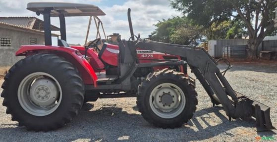 Imagem TRATOR AGRÍCOLA MASSEY FERGUSON, MODELO 4275 4X4, ANO 2013, COM LAMINA Imagem TRATOR AGRÍCOLA MASSEY FERGUSON, MODELO 4275 4X4, ANO 2013, COM LAMINA