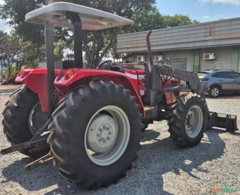 Imagem TRATOR AGRÍCOLA MASSEY FERGUSON, MODELO 4275 4X4, ANO 2013, COM LAMINA Imagem TRATOR AGRÍCOLA MASSEY FERGUSON, MODELO 4275 4X4, ANO 2013, COM LAMINA
