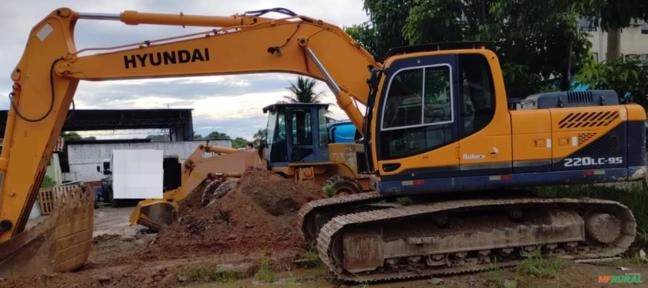 ESCAVADEIRA HYUNDAI, MODELO ROBEX 220LC-9S, ANO 2013 Imagem ESCAVADEIRA HYUNDAI, MODELO ROBEX 220LC-9S, ANO 2013