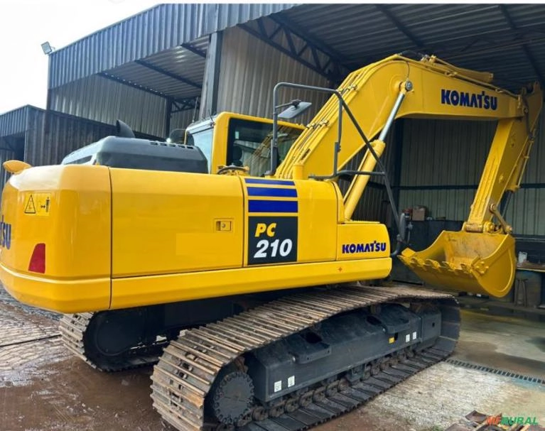 ESCAVADEIRA KOMATSU, MODELO PC210-10M0, ANO 2022, ÚNICO DONO, NF DE ORIGEM, NOVA Imagem ESCAVADEIRA KOMATSU, MODELO PC210-10M0, ANO 2022, ÚNICO DONO, NF DE ORIGEM, NOVA