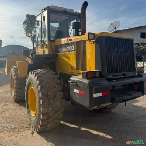 PÁ CARREGADEIRA KOMATSU, MODELO WA200, ANO 2020 Imagem PÁ CARREGADEIRA KOMATSU, MODELO WA200, ANO 2020