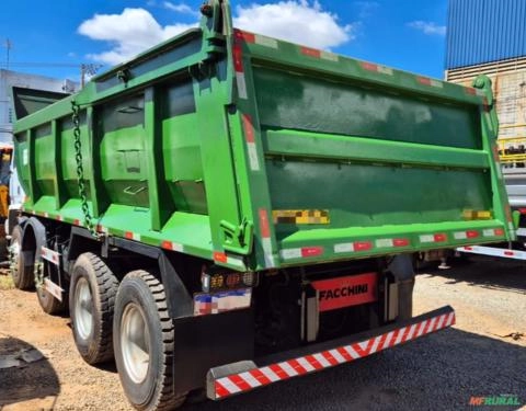 Imagem CAMINHÃO MERCEDES, MODELO 2729 8X4, ANO 2012/2012, ÚNICO DONO, BÁSCULA 16 M² Imagem CAMINHÃO MERCEDES, MODELO 2729 8X4, ANO 2012/2012, ÚNICO DONO, BÁSCULA 16 M²