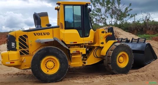 PÁ CARREGADEIRA VOLVO, MODELO L90F, ANO 2009 Imagem PÁ CARREGADEIRA VOLVO, MODELO L90F, ANO 2009