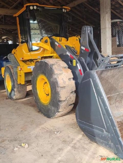 Imagem PÁ CARREGADEIRA VOLVO, MODELO L90F, ANO 2009 Imagem PÁ CARREGADEIRA VOLVO, MODELO L90F, ANO 2009