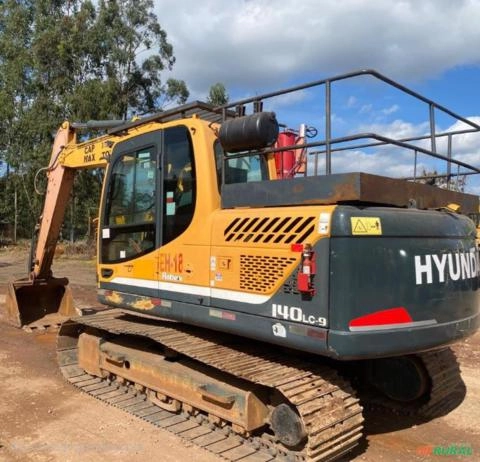 Imagem ESCAVADEIRA HYUNDAI, ROBEX 140LC-9, ANO 2018, SÃO 03 UNIDADES, ÚNICO DONO, 9.900/11.850/12.600HS Imagem ESCAVADEIRA HYUNDAI, ROBEX 140LC-9, ANO 2018, SÃO 03 UNIDADES, ÚNICO DONO, 9.900/11.850/12.600HS