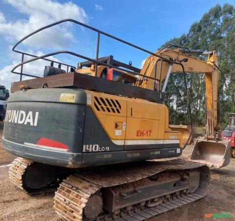 Imagem ESCAVADEIRA HYUNDAI, ROBEX 140LC-9, ANO 2018, SÃO 03 UNIDADES, ÚNICO DONO, 9.900/11.850/12.600HS Imagem ESCAVADEIRA HYUNDAI, ROBEX 140LC-9, ANO 2018, SÃO 03 UNIDADES, ÚNICO DONO, 9.900/11.850/12.600HS
