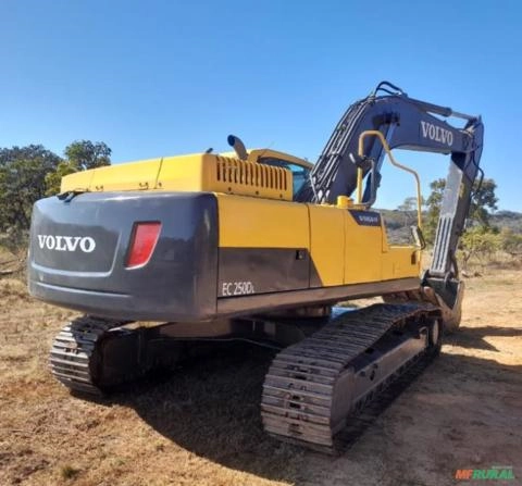 ESCAVADEIRA VOLVO, MODELO EC250DL, ANO 2021, ÚNICO DONO, NF DE ORIGEM, COM 2.950HS TRABALHADAS Imagem ESCAVADEIRA VOLVO, MODELO EC250DL, ANO 2021, ÚNICO DONO, NF DE ORIGEM, COM 2.950HS TRABALHADAS