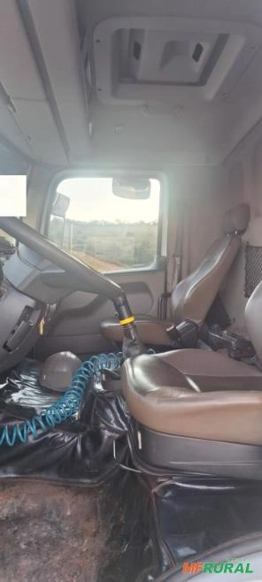 Imagem CAMINHÃO MUNCK VOLKSWAGEN, 31.330 6X4, ANO 2019/2020, ÚNICO DONO, 92.606KMS, PALFINGER MD6007 Imagem CAMINHÃO MUNCK VOLKSWAGEN, 31.330 6X4, ANO 2019/2020, ÚNICO DONO, 92.606KMS, PALFINGER MD6007