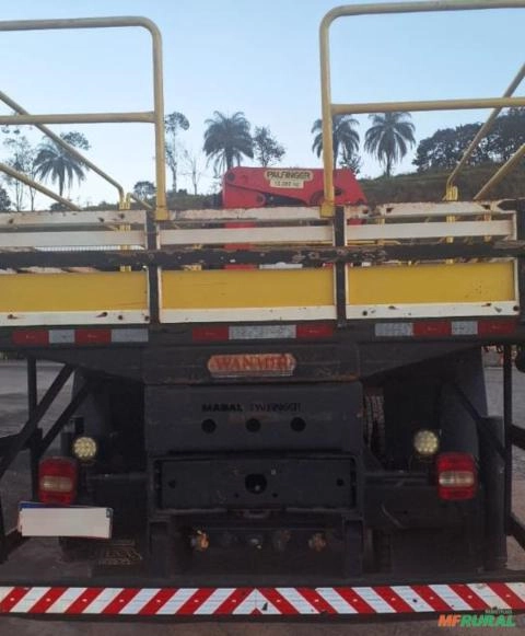 Imagem CAMINHÃO MUNCK VOLKSWAGEN, 31.330 6X4, ANO 2019/2020, ÚNICO DONO, 92.606KMS, PALFINGER MD6007 Imagem CAMINHÃO MUNCK VOLKSWAGEN, 31.330 6X4, ANO 2019/2020, ÚNICO DONO, 92.606KMS, PALFINGER MD6007