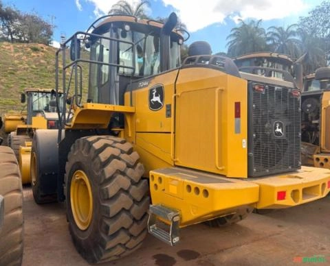 Imagem PÁ CARREGADEIRA JONH DEERE, MODELO 724K II,  ANO 2023, NF DE ORIGEM, APENAS 2.500 HORAS TRABALHADAS Imagem PÁ CARREGADEIRA JONH DEERE, MODELO 724K II,  ANO 2023, NF DE ORIGEM, APENAS 2.500 HORAS TRABALHADAS