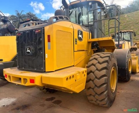Imagem PÁ CARREGADEIRA JONH DEERE, MODELO 724K II,  ANO 2023, NF DE ORIGEM, APENAS 2.500 HORAS TRABALHADAS Imagem PÁ CARREGADEIRA JONH DEERE, MODELO 724K II,  ANO 2023, NF DE ORIGEM, APENAS 2.500 HORAS TRABALHADAS