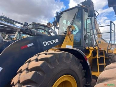 Imagem PÁ CARREGADEIRA JONH DEERE, MODELO 724K II,  ANO 2023, NF DE ORIGEM, APENAS 2.500 HORAS TRABALHADAS Imagem PÁ CARREGADEIRA JONH DEERE, MODELO 724K II,  ANO 2023, NF DE ORIGEM, APENAS 2.500 HORAS TRABALHADAS
