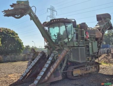 COLHEDORA DE CANA JOHN DEERE, MODELO CH570, ANO 2020, ÚNICO DONO, NF DE ORIGEM, 14.741HS TRABALHADAS Imagem COLHEDORA DE CANA JOHN DEERE, MODELO CH570, ANO 2020, ÚNICO DONO, NF DE ORIGEM, 14.741HS TRABALHADAS