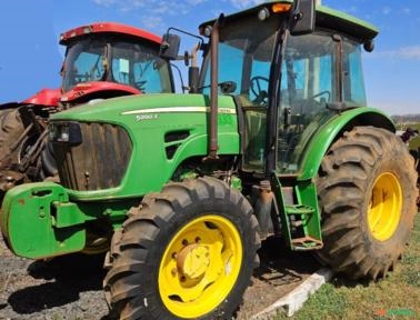 TRATOR AGRÍCOLA JOHN DEERE, 5090E 4X4, ANO 2018, ÚNICO DONO, COM 7.600HS, CABINE FECHADA COM A/C Imagem TRATOR AGRÍCOLA JOHN DEERE, 5090E 4X4, ANO 2018, ÚNICO DONO, COM 7.600HS, CABINE FECHADA COM A/C