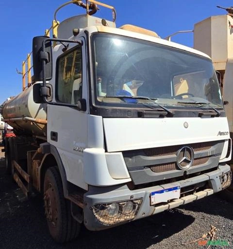 CAMINHÃO PIPA MERCEDES BENZ, ATEGO 2730 6X4, ANO 2017/2018, ÚNICO DONO, 175.000KMS, GASCOM AGRIBOMBA Imagem CAMINHÃO PIPA MERCEDES BENZ, ATEGO 2730 6X4, ANO 2017/2018, ÚNICO DONO, 175.000KMS, GASCOM AGRIBOMBA