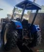 TRATOR AGRÍCOLA NEW HOLLAND, TL75E 4X4, ANO 2015, 5.851HS TRABALHADAS, IMPLEMENTO CAÇAMBA MARISPAN Imagem TRATOR AGRÍCOLA NEW HOLLAND, TL75E 4X4, ANO 2015, 5.851HS TRABALHADAS, IMPLEMENTO CAÇAMBA MARISPAN