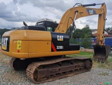 ESCAVADEIRA CATERPILLAR, MODELO 320D2, ANO 2013, COM 9.769 HS TRABALHADAS, PESO OPERACIONAL 21T Imagem ESCAVADEIRA CATERPILLAR, MODELO 320D2, ANO 2013, COM 9.769 HS TRABALHADAS, PESO OPERACIONAL 21T