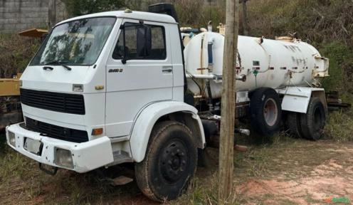 Caminhão Volkswagen 12-140 H Ano 1995 EQUIPADO COM TANQUE PIPA LOG DE 8.000 LITROS. Imagem Caminhão Volkswagen 12-140 H Ano 1995 EQUIPADO COM TANQUE PIPA LOG DE 8.000 LITROS.