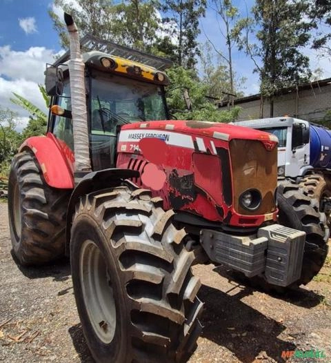 Trator Massey Ferguson 7140 4x4 ANO 2014 Imagem Trator Massey Ferguson 7140 4x4 ANO 2014