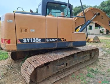 Escavadeira Sany SY135C Ano 2015 Imagem Escavadeira Sany SY135C Ano 2015