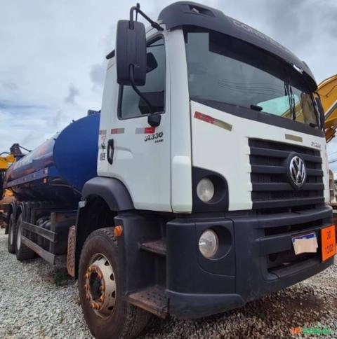 CAMINHÃO TANQUE DIESEL VOLKSWAGEN 31.330 6X4 ANO 2022 Imagem CAMINHÃO TANQUE DIESEL VOLKSWAGEN 31.330 6X4 ANO 2022