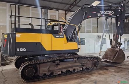 ESCAVADEIRA VOLVO, MODELO EC220DL, ANO DE FABRICAÇÃO 2021 Imagem ESCAVADEIRA VOLVO, MODELO EC220DL, ANO DE FABRICAÇÃO 2021