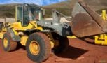 PÁ CARREGADEIRA VOLVO, MODELO L90F, ANO 2010, COM 19.000 HS TRABALHADAS, PESO OPERACIONAL 15T Imagem PÁ CARREGADEIRA VOLVO, MODELO L90F, ANO 2010, COM 19.000 HS TRABALHADAS, PESO OPERACIONAL 15T