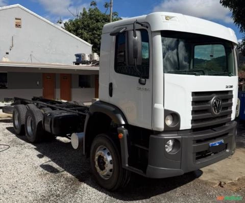 CAMINHÃO NO CHASSI VOLKSWAGEN, MODELO 26-280 6X4 CONSTELLATION, ANO 2014/2015, 288.595KMS (11.315HS) Imagem CAMINHÃO NO CHASSI VOLKSWAGEN, MODELO 26-280 6X4 CONSTELLATION, ANO 2014/2015, 288.595KMS (11.315HS)