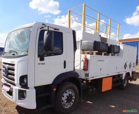 CAMINHÃO COMBOIO VOLKSWAGEN, MODELO 17.190 ROBUST 4X2, ANO 2022/2023 Imagem CAMINHÃO COMBOIO VOLKSWAGEN, MODELO 17.190 ROBUST 4X2, ANO 2022/2023