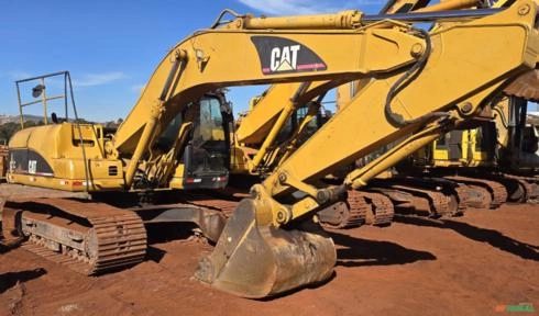 ESCAVADEIRA CATERPILLAR, MODELO 320C, ANO 2004 Imagem ESCAVADEIRA CATERPILLAR, MODELO 320C, ANO 2004