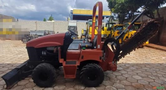 VALETADEIRA TRIPULADA DITCH WITCH, MODELO RT45, ANO 2018, ÚNICO DONO, NOTA FISCAL DE ORIGEM, 1.200HS Imagem VALETADEIRA TRIPULADA DITCH WITCH, MODELO RT45, ANO 2018, ÚNICO DONO, NOTA FISCAL DE ORIGEM, 1.200HS