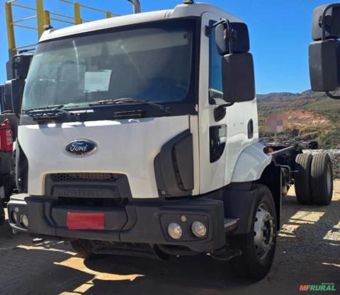 CAMINHÃO FORD, MODELO CARGO 1723K, ANO 2013/2014, COM 285.000 KM RODADOS, NO CHASSI!!!! Imagem CAMINHÃO FORD, MODELO CARGO 1723K, ANO 2013/2014, COM 285.000 KM RODADOS, NO CHASSI!!!!