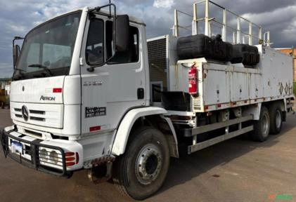 CAMINHÃO MERCEDEZ, MODELO ATRON 2729 6X4, ANO 2014/2014, COMBOIO GASCOM 8.000 LITROS Imagem CAMINHÃO MERCEDEZ, MODELO ATRON 2729 6X4, ANO 2014/2014, COMBOIO GASCOM 8.000 LITROS