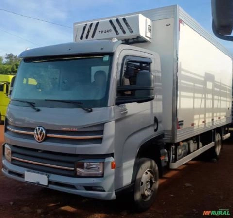 CAMINHÃO VOLKSWAGEN, 11.180 DELIVERY, ANO 2024, 128.904KMS, MOTOR CUMMINS, BAÚ FRIGORÍFICO Imagem CAMINHÃO VOLKSWAGEN, 11.180 DELIVERY, ANO 2024, 128.904KMS, MOTOR CUMMINS, BAÚ FRIGORÍFICO