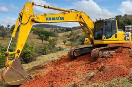 ESCAVADEIRA KOMATSU, MODELO PC240, ANO 2013 Imagem ESCAVADEIRA KOMATSU, MODELO PC240, ANO 2013