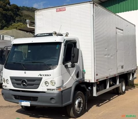 CAMINHÃO MERCEDES, MODELO ACCELO 815, ANO 2020 BAÚ Imagem CAMINHÃO MERCEDES, MODELO ACCELO 815, ANO 2020 BAÚ