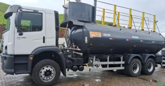 CAMINHÃO VOLKSWAGEN, MODELO 32-360 PRIME, ANO 2023, PIPA LUBSERT DE 20.000 LITROS Imagem CAMINHÃO VOLKSWAGEN, MODELO 32-360 PRIME, ANO 2023, PIPA LUBSERT DE 20.000 LITROS