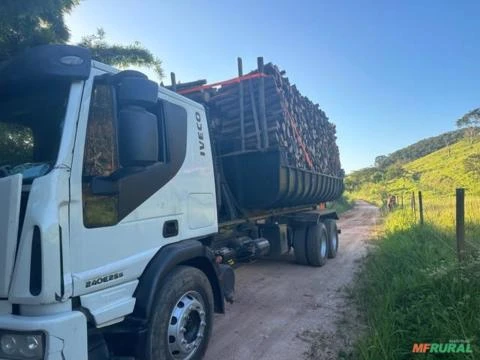 Caminhão Iveco Tector 240E25 Plataforma 6x2 ano 12