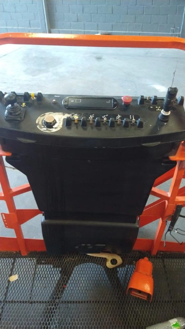 Imagem Plataforma JLG 600 AJ ano 2006 Imagem Plataforma JLG 600 AJ ano 2006