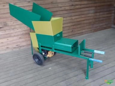 Imagem Máquina Enfardadora de Embalar e Compactar Silagem tem nome  :  CAMPONESA Imagem Máquina Enfardadora de Embalar e Compactar Silagem tem nome  :  CAMPONESA