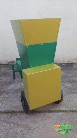 Ensacadora de Silagem Camponesa ( GASOLINA ) Imagem Ensacadora de Silagem Camponesa ( GASOLINA )