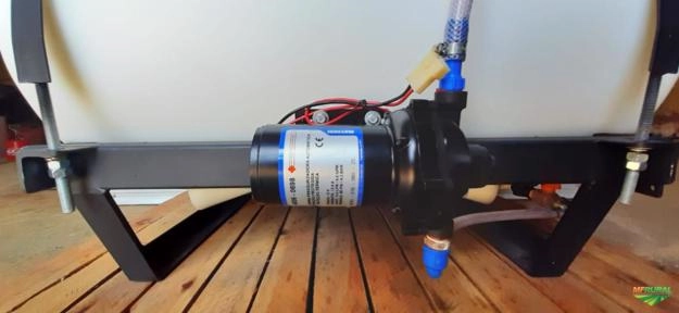 Pulverizador Inoculante 300 litros Imagem Pulverizador Inoculante 300 litros