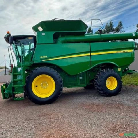 COLHEITADEIRA JOHN DEERE S670 - Ano 2016 Imagem COLHEITADEIRA JOHN DEERE S670 - Ano 2016