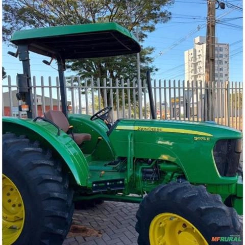 TRATOR JOHN DEERE 5075E - Ano 2018 Imagem TRATOR JOHN DEERE 5075E - Ano 2018