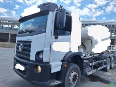 Caminhão 26-280E Constellation 6x4 Imagem Caminhão 26-280E Constellation 6x4